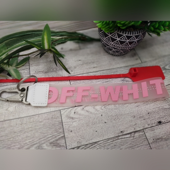 Off White Keychain Lanyard Pink - Picture 2 of 5